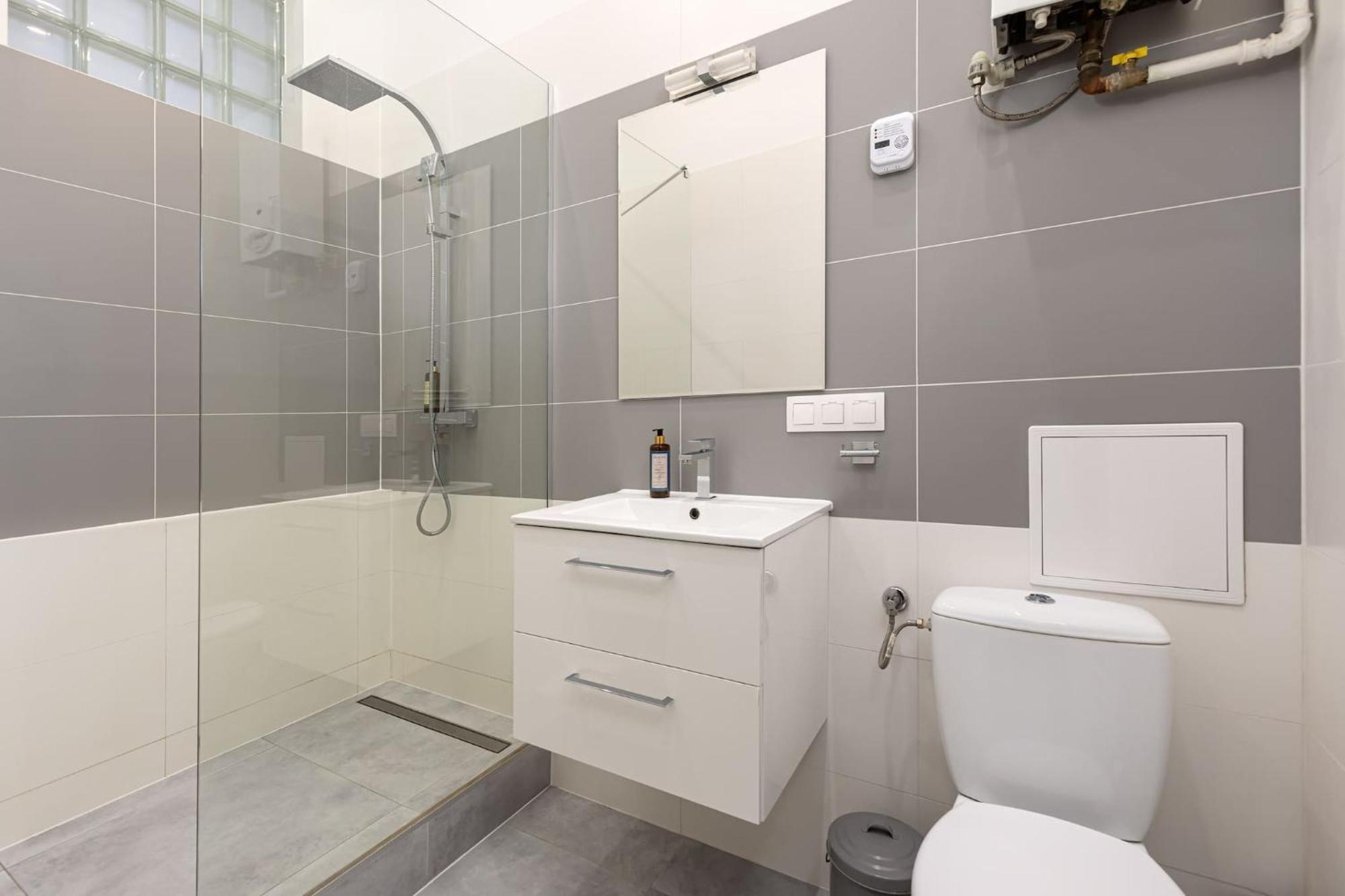 Stylish Swietojanska By Renters Butas
